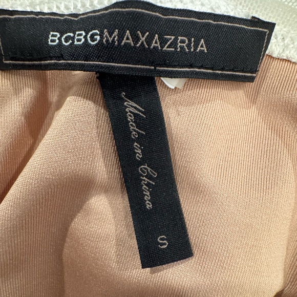 BCBGMaxAzria Cream Sleeveless Top - Picture 4 of 4
